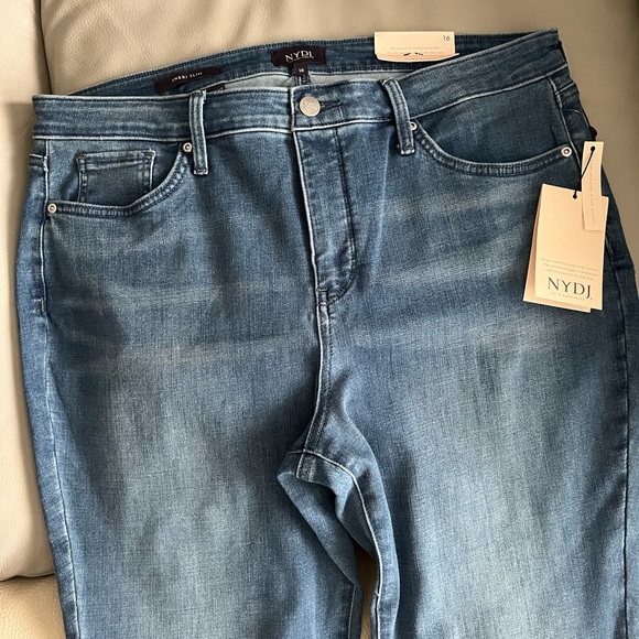 NWT - NYDJ Women’s Sheri Slim Jeans - Size 16 - Picture 5 of 10